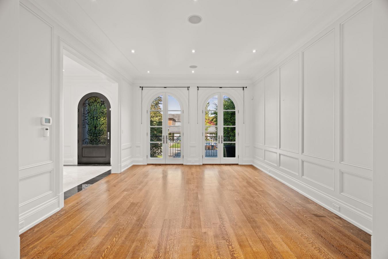 Toronto, ON, M4N 3L6, Canada, 4 Bedrooms Bedrooms, ,5 BathroomsBathrooms,Residential,For Sale,1963308