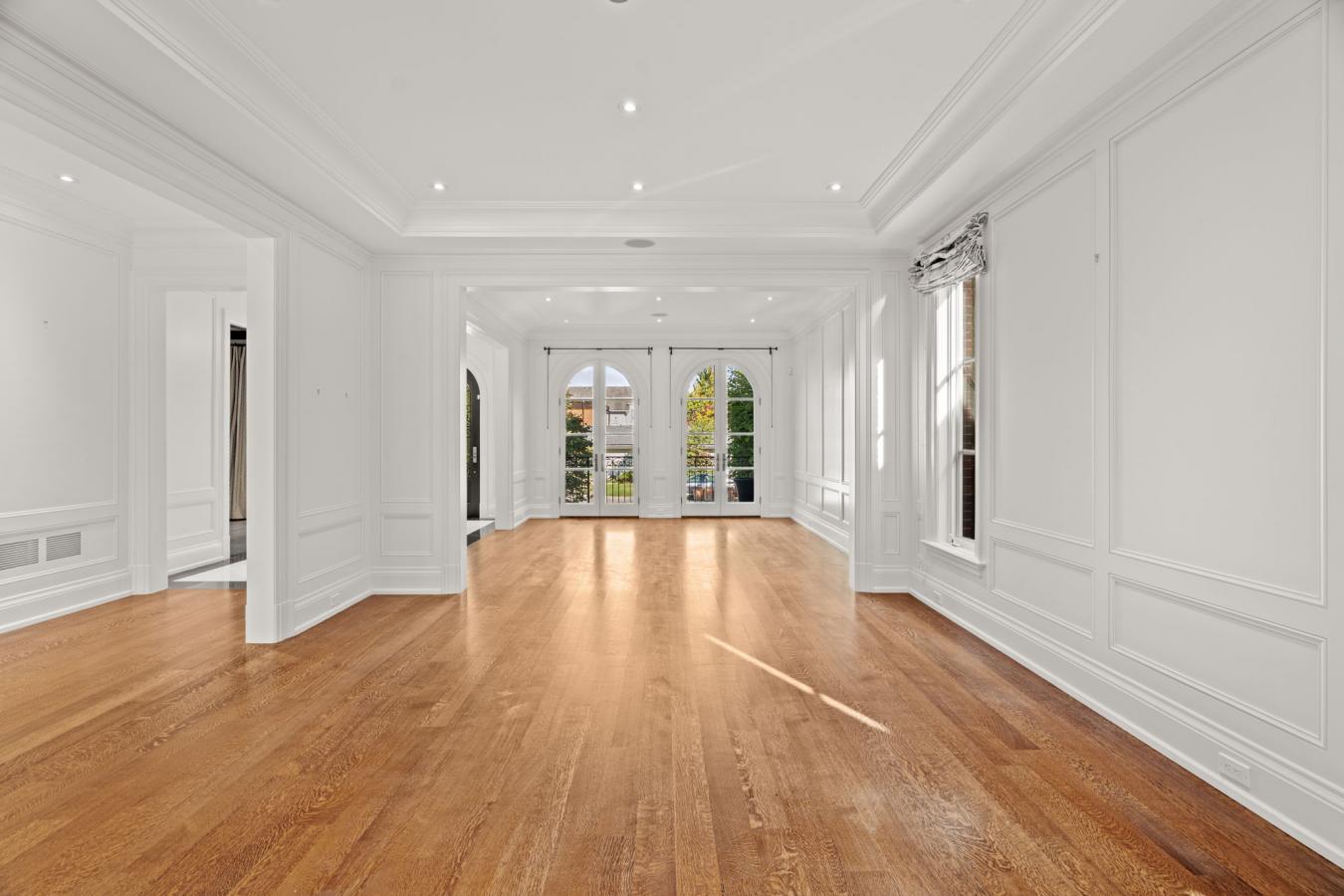 Toronto, ON, M4N 3L6, Canada, 4 Bedrooms Bedrooms, ,5 BathroomsBathrooms,Residential,For Sale,1963308