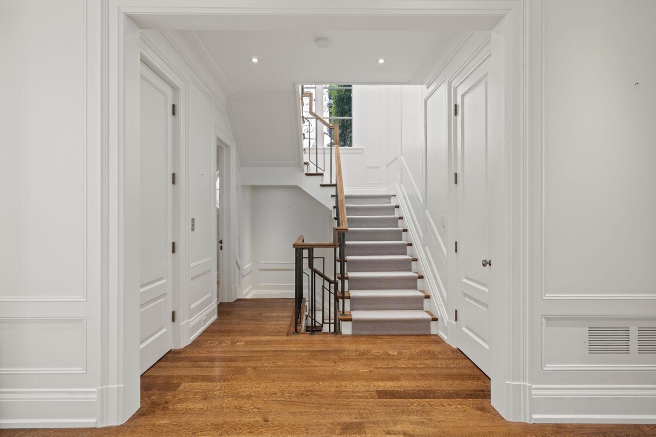 Toronto, ON, M4N 3L6, Canada, 4 Bedrooms Bedrooms, ,5 BathroomsBathrooms,Residential,For Sale,1963308