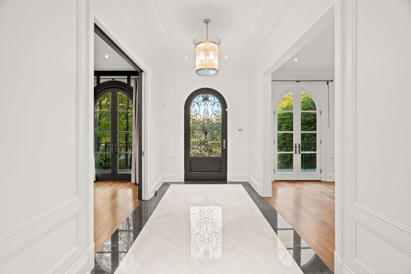 Toronto, ON, M4N 3L6, Canada, 4 Bedrooms Bedrooms, ,5 BathroomsBathrooms,Residential,For Sale,1963308