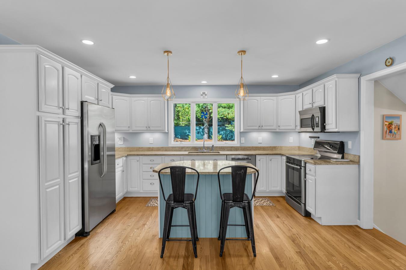 Old Lyme, Connecticut, 06371, United States, 3 Bedrooms Bedrooms, ,3 BathroomsBathrooms,Residential,For Sale,1963307