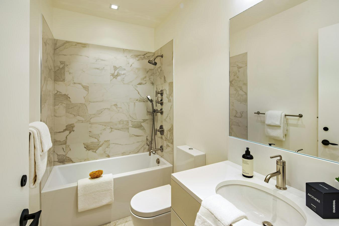 New York, New York, 10025, United States, 5 Bedrooms Bedrooms, ,4 BathroomsBathrooms,Residential,For Sale,1964415