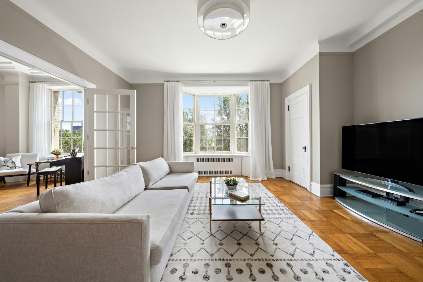 New York, New York, 10024, United States, 5 Bedrooms Bedrooms, ,4 BathroomsBathrooms,Residential,For Sale,1964414