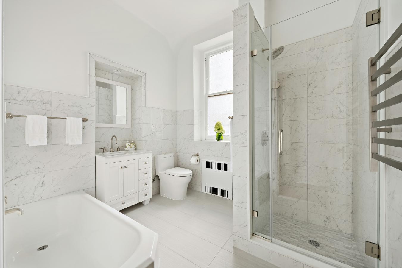 New York, New York, 10024, United States, 5 Bedrooms Bedrooms, ,4 BathroomsBathrooms,Residential,For Sale,1964416