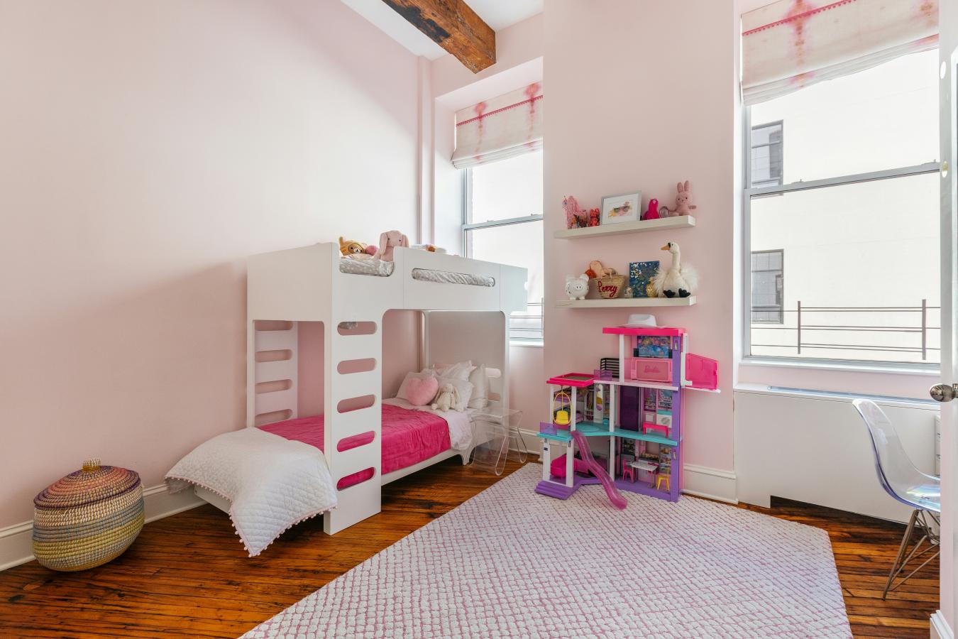 Williamsburg, North side, New York, 11249, United States, 3 Bedrooms Bedrooms, ,2 BathroomsBathrooms,Residential,For Sale,1964413