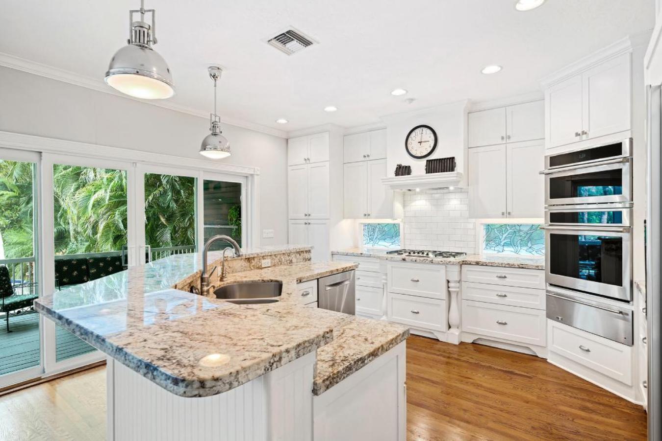 Lantana, Florida, 33462, United States, 5 Bedrooms Bedrooms, ,4 BathroomsBathrooms,Residential,For Sale,1964411