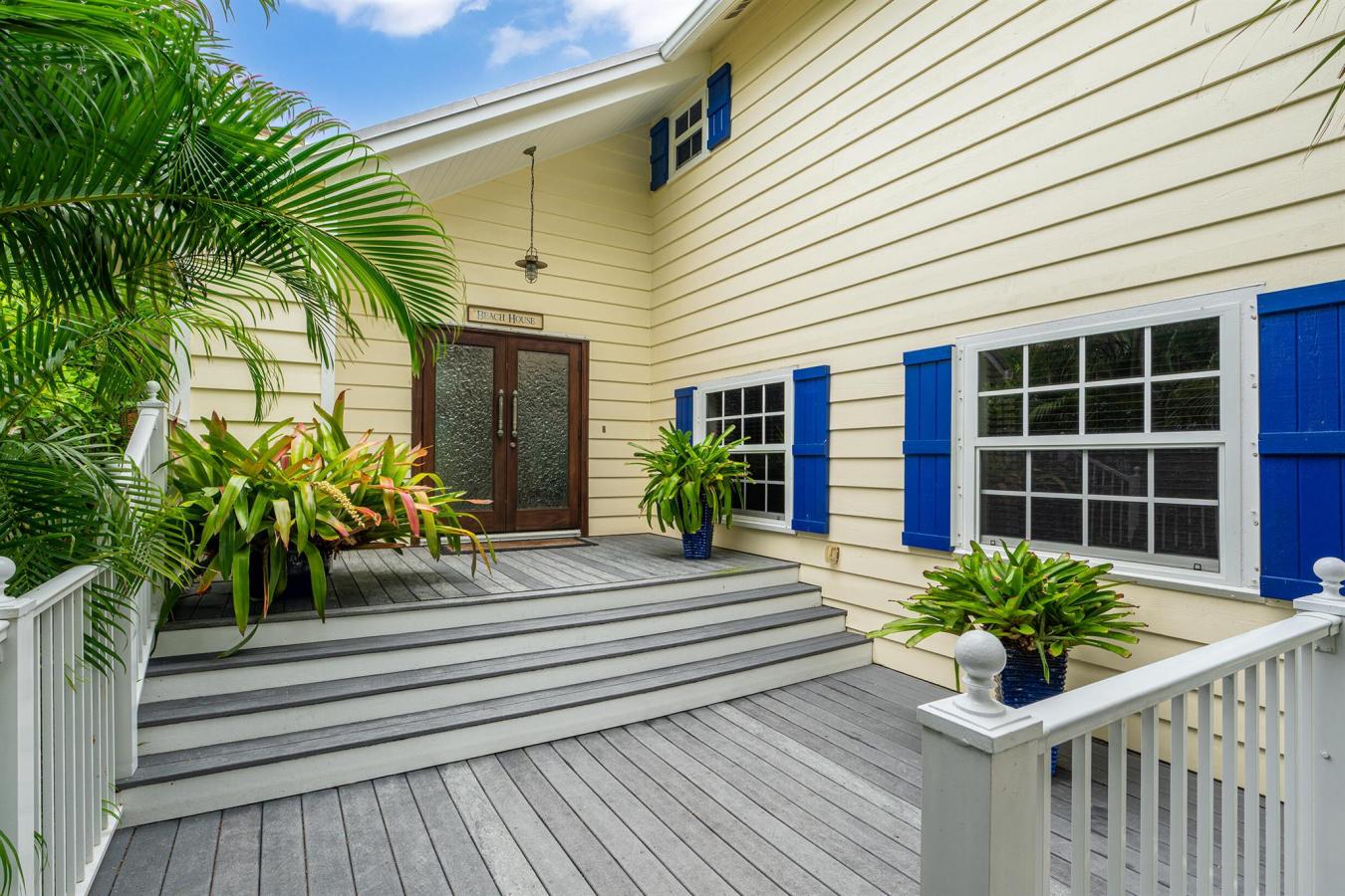 Lantana, Florida, 33462, United States, 5 Bedrooms Bedrooms, ,4 BathroomsBathrooms,Residential,For Sale,1964411