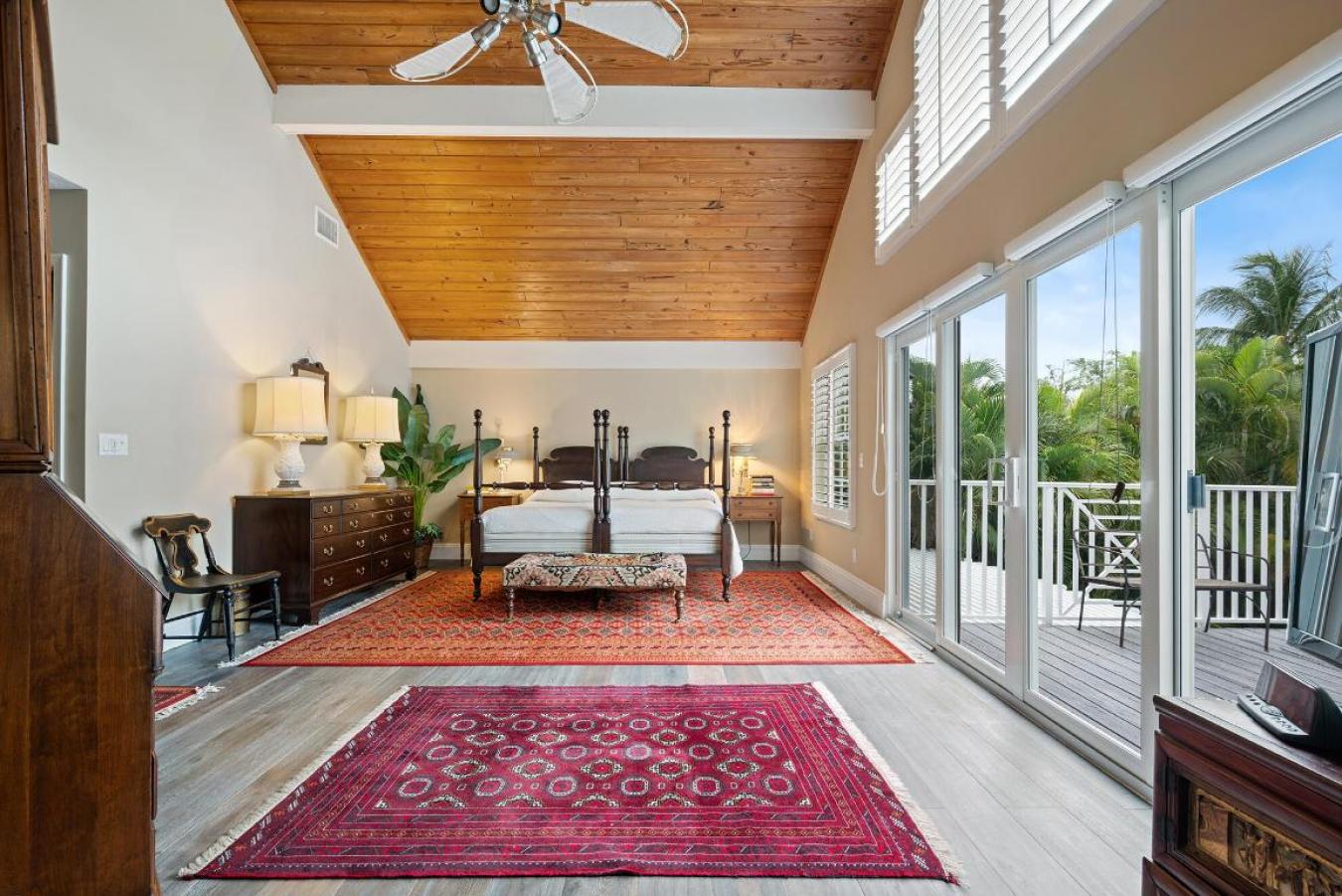 Lantana, Florida, 33462, United States, 5 Bedrooms Bedrooms, ,4 BathroomsBathrooms,Residential,For Sale,1964411