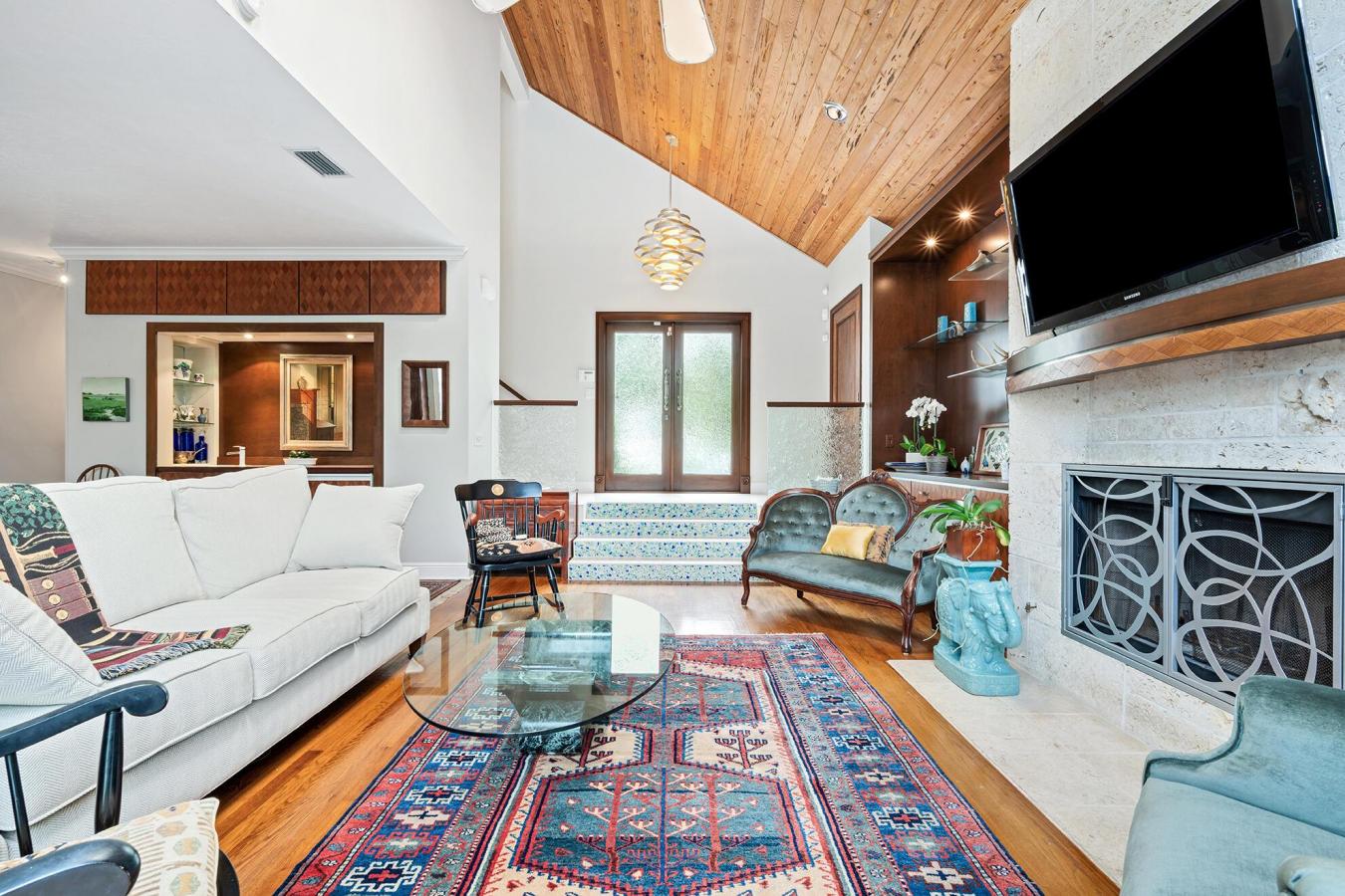 Lantana, Florida, 33462, United States, 5 Bedrooms Bedrooms, ,4 BathroomsBathrooms,Residential,For Sale,1964411