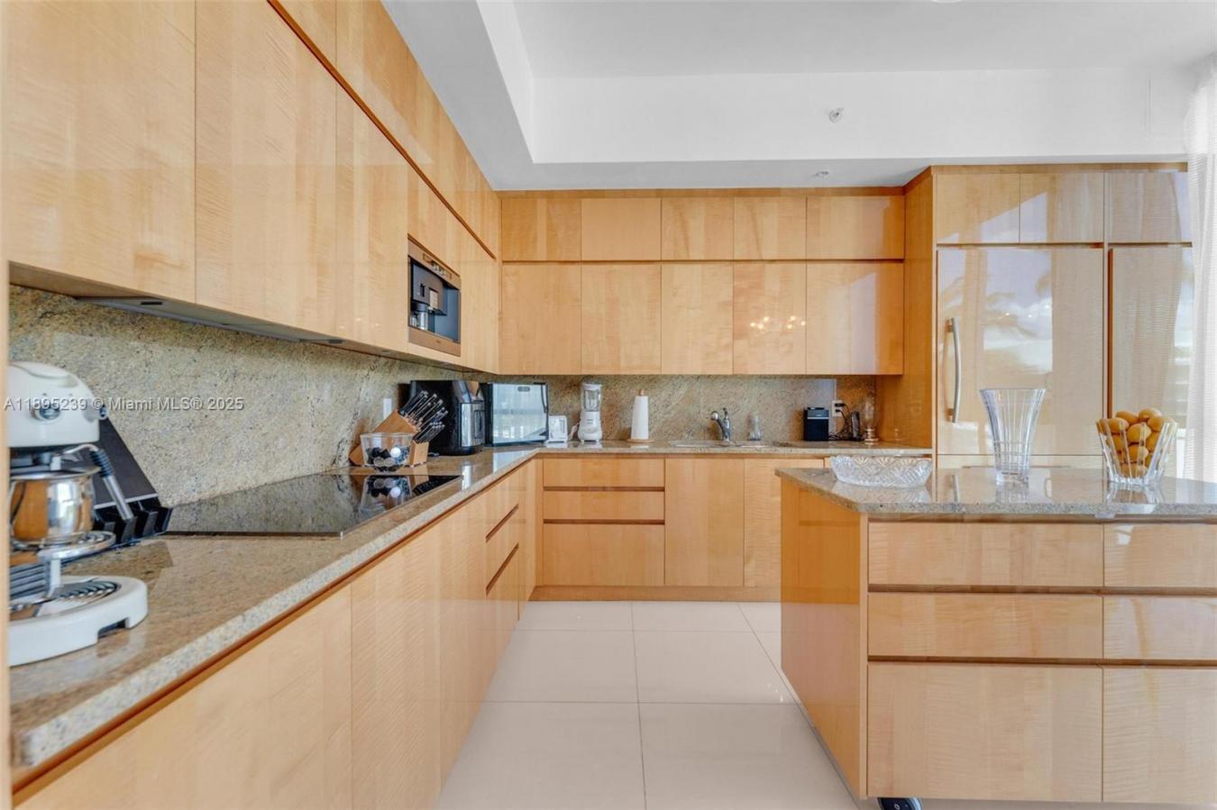 Miami Beach, Florida, 33139, United States, 2 Bedrooms Bedrooms, ,2 BathroomsBathrooms,Residential,For Sale,1964657