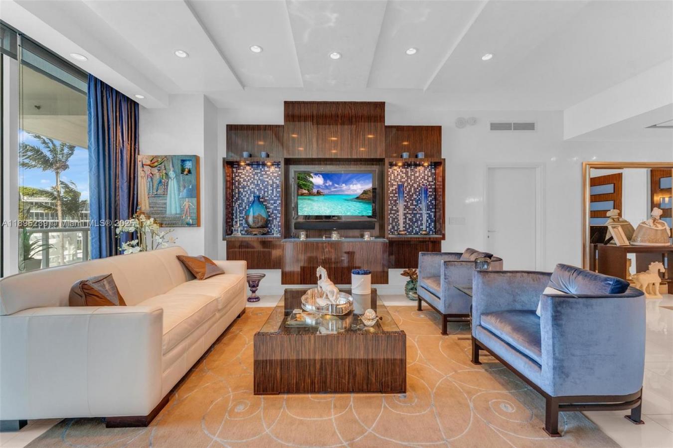 Miami Beach, Florida, 33139, United States, 2 Bedrooms Bedrooms, ,2 BathroomsBathrooms,Residential,For Sale,1964657