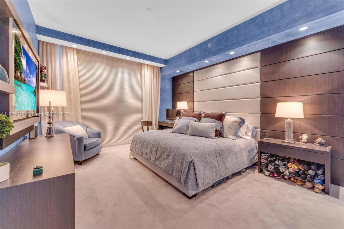 Miami Beach, Florida, 33139, United States, 2 Bedrooms Bedrooms, ,2 BathroomsBathrooms,Residential,For Sale,1964657