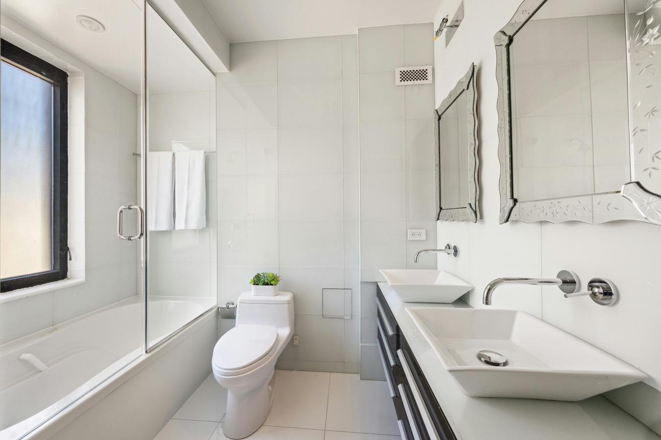 New York, New York, 10028, United States, 4 Bedrooms Bedrooms, ,5 BathroomsBathrooms,Residential,For Sale,1964410