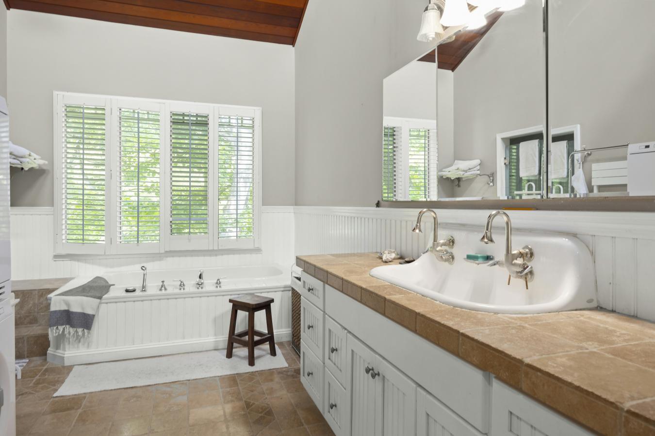 Mt Tremper, New York, 12457, United States, 9 Bedrooms Bedrooms, ,10 BathroomsBathrooms,Residential,For Sale,2011814