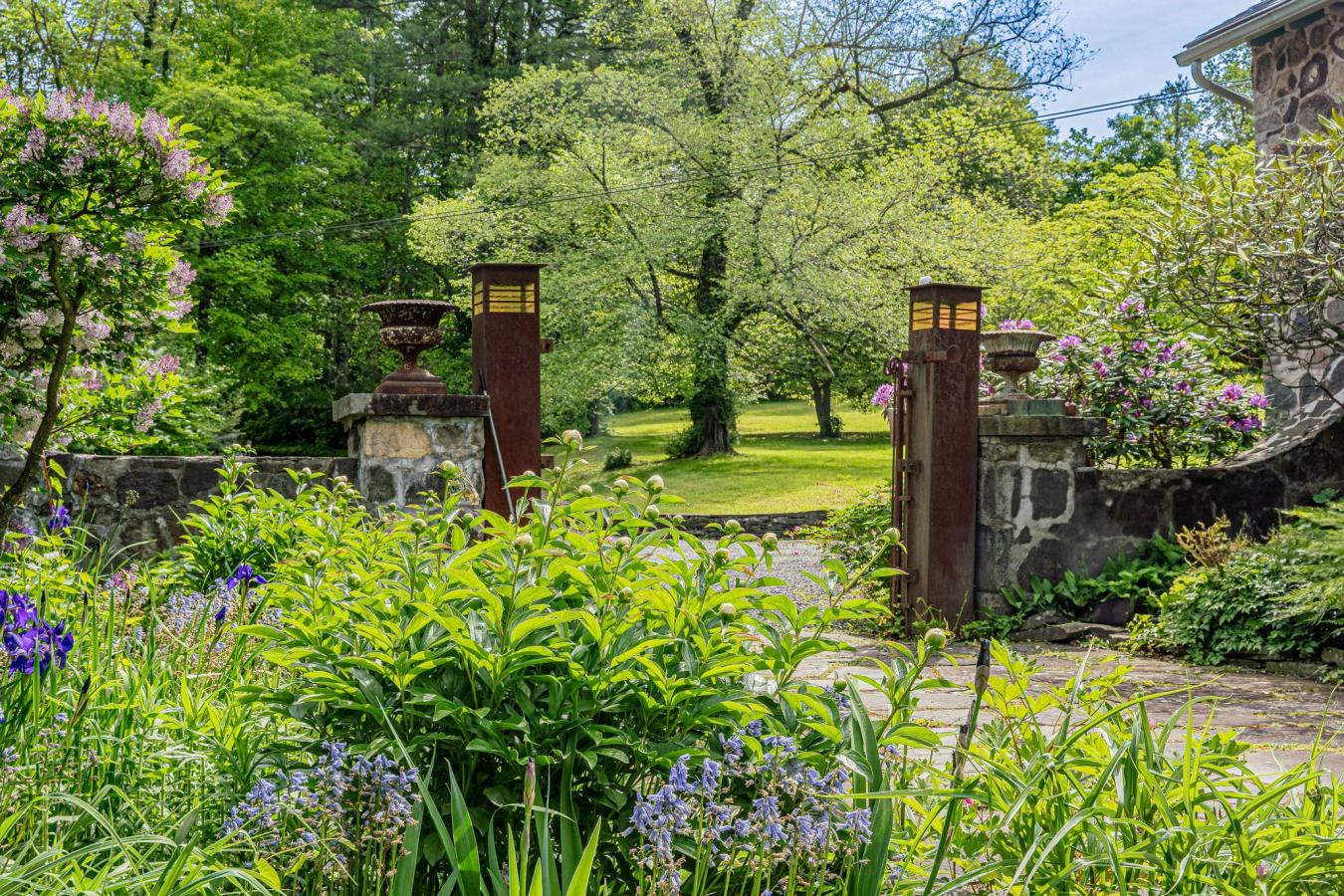 Mt Tremper, New York, 12457, United States, 9 Bedrooms Bedrooms, ,10 BathroomsBathrooms,Residential,For Sale,2011814