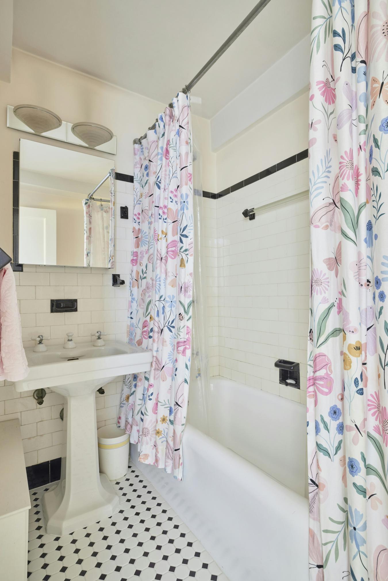 New York, New York, 10075, United States, 3 Bedrooms Bedrooms, ,3 BathroomsBathrooms,Residential,For Sale,1964407