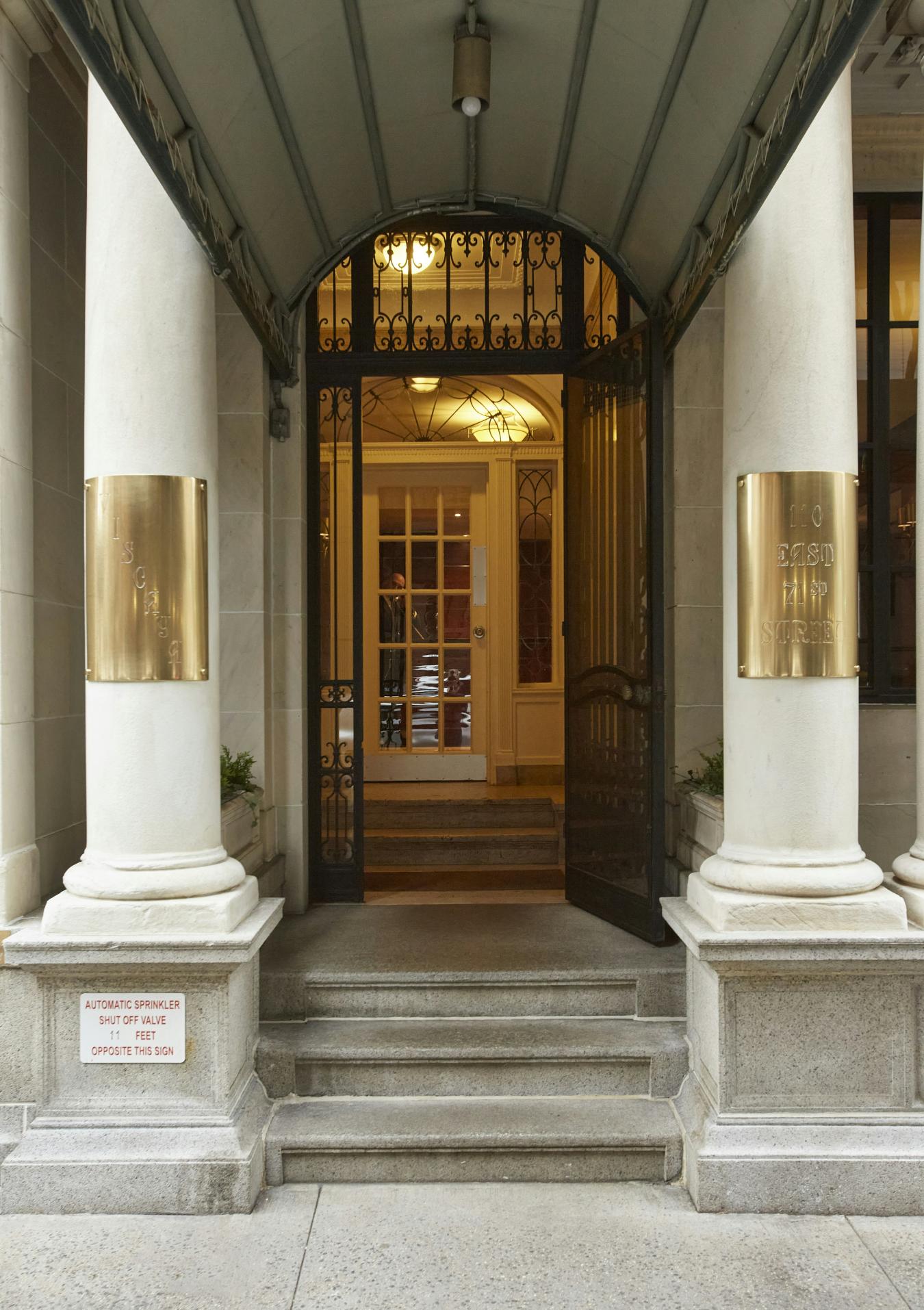 New York, New York, 10021, United States, 2 Bedrooms Bedrooms, ,2 BathroomsBathrooms,Residential,For Sale,1964406