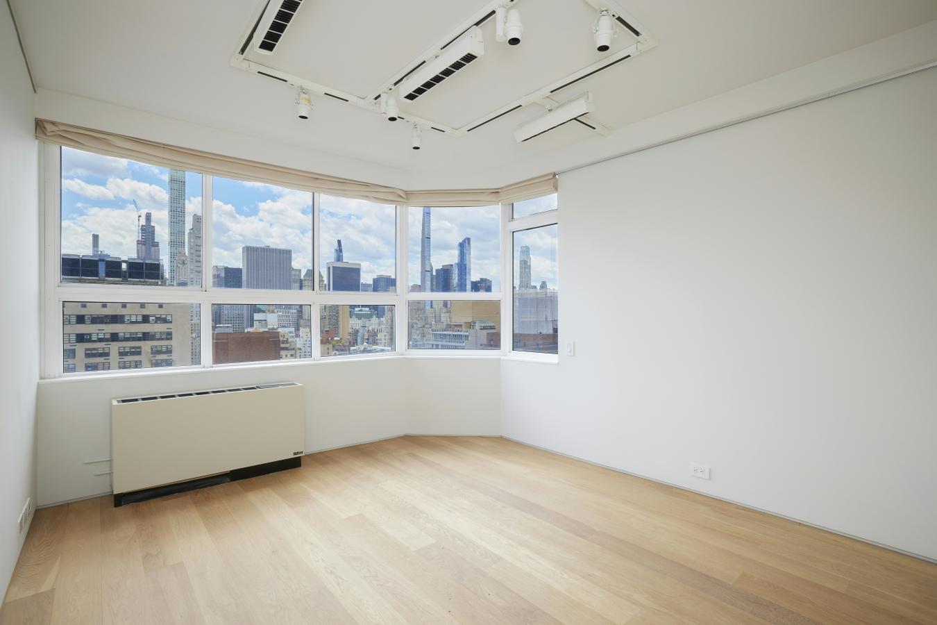 New York, New York, 10021, United States, 2 Bedrooms Bedrooms, ,2 BathroomsBathrooms,Residential,For Sale,1964406