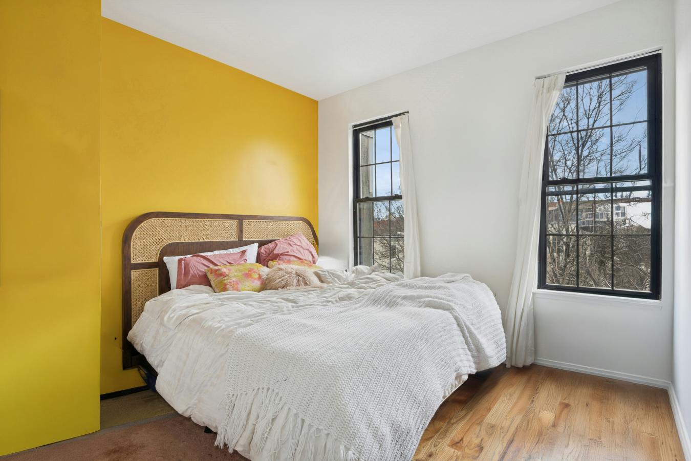 Bushwick, New York, 11221, United States, 7 Bedrooms Bedrooms, ,3 BathroomsBathrooms,Residential,For Sale,1964401