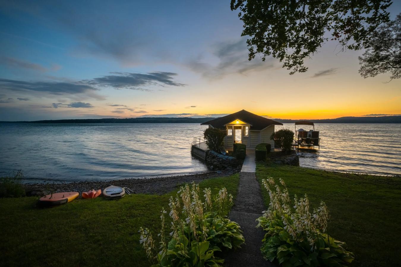 Skaneateles, ONONDAGA, 13152, United States, 6 Bedrooms Bedrooms, ,3 BathroomsBathrooms,Residential,For Sale,1964398