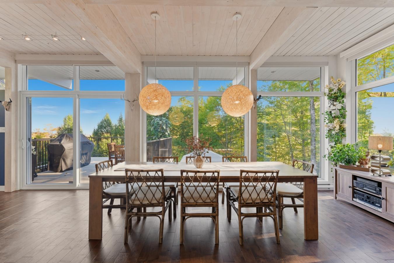 AUSTIN, QC, J0B1B0, Canada, 4 Bedrooms Bedrooms, ,2 BathroomsBathrooms,Residential,For Sale,1964654