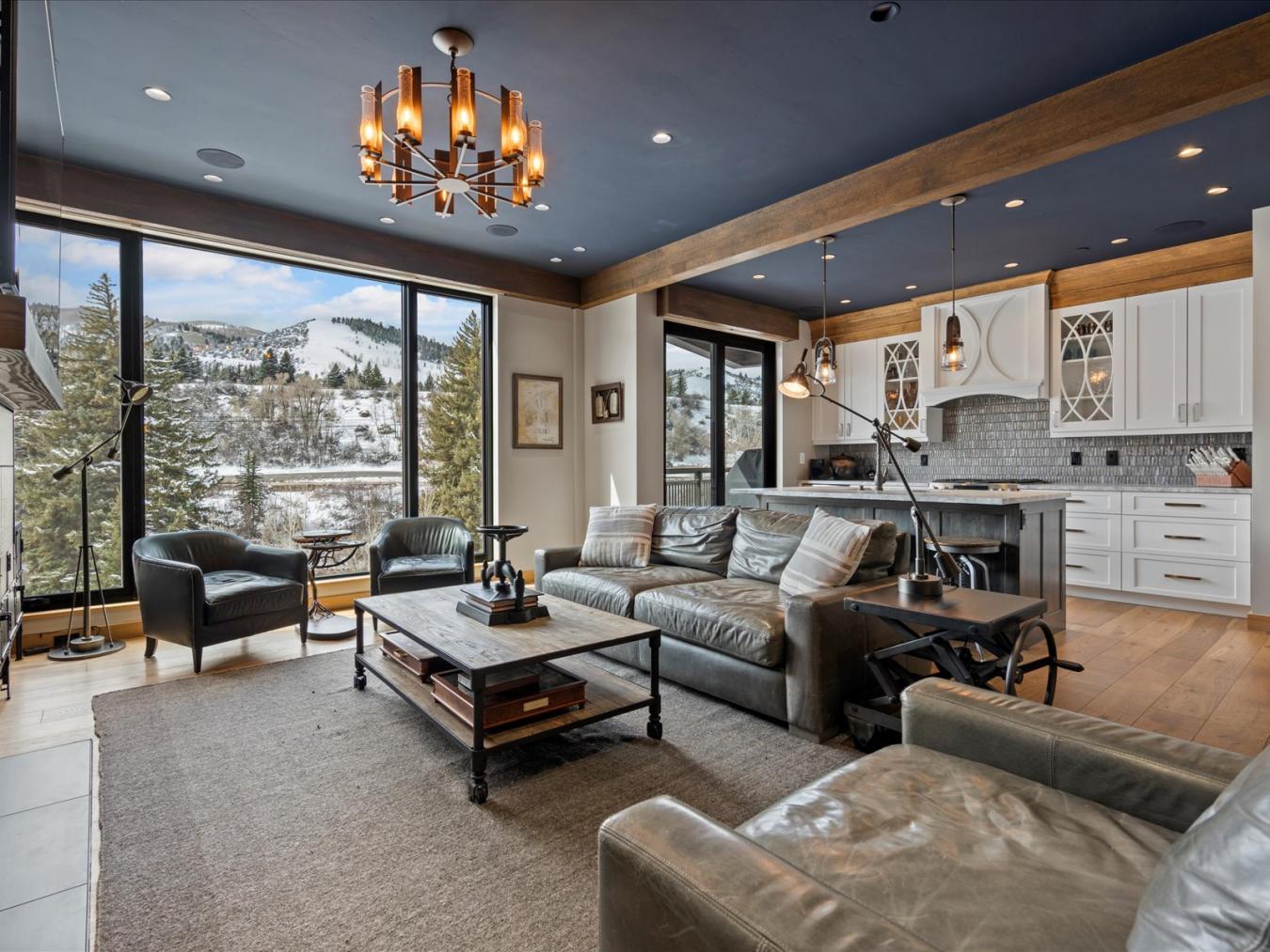 Avon, Eagle, 81620, United States, 3 Bedrooms Bedrooms, ,2 BathroomsBathrooms,Residential,For Sale,1990274