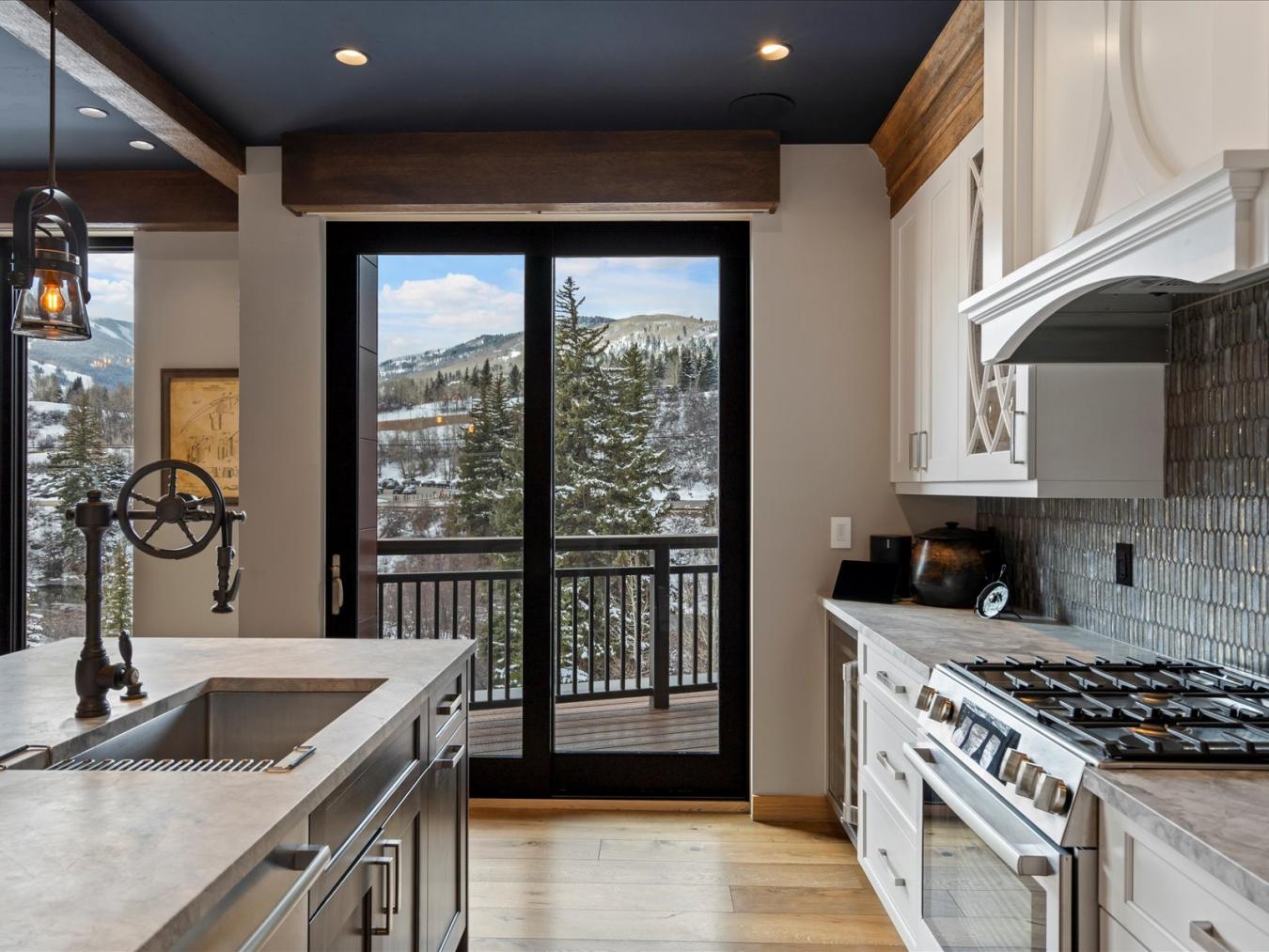 Avon, Eagle, 81620, United States, 3 Bedrooms Bedrooms, ,2 BathroomsBathrooms,Residential,For Sale,1990274