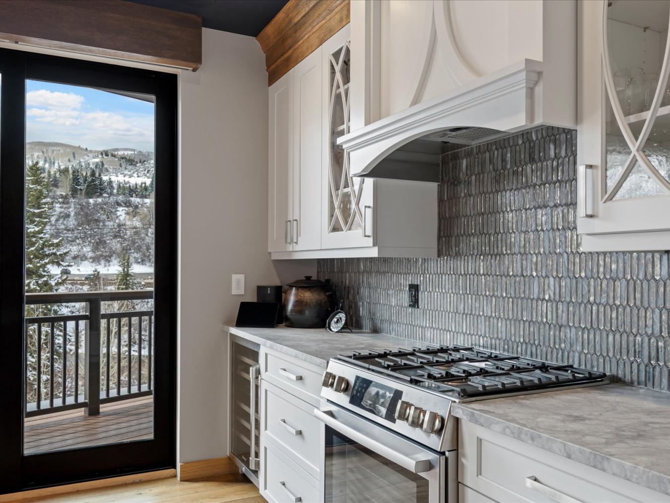 Avon, Eagle, 81620, United States, 3 Bedrooms Bedrooms, ,2 BathroomsBathrooms,Residential,For Sale,1990274