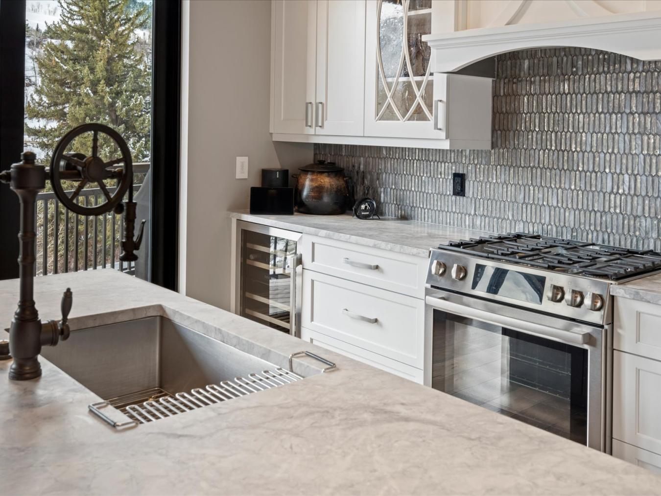 Avon, Eagle, 81620, United States, 3 Bedrooms Bedrooms, ,2 BathroomsBathrooms,Residential,For Sale,1990274