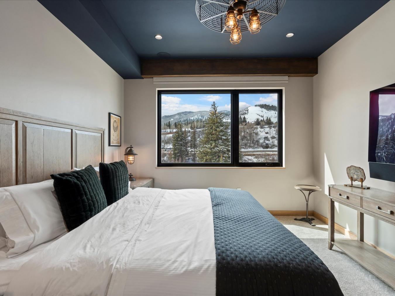 Avon, Eagle, 81620, United States, 3 Bedrooms Bedrooms, ,2 BathroomsBathrooms,Residential,For Sale,1990274