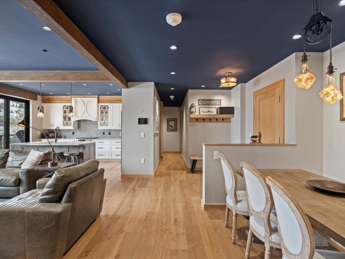 Avon, Eagle, 81620, United States, 3 Bedrooms Bedrooms, ,2 BathroomsBathrooms,Residential,For Sale,1990274