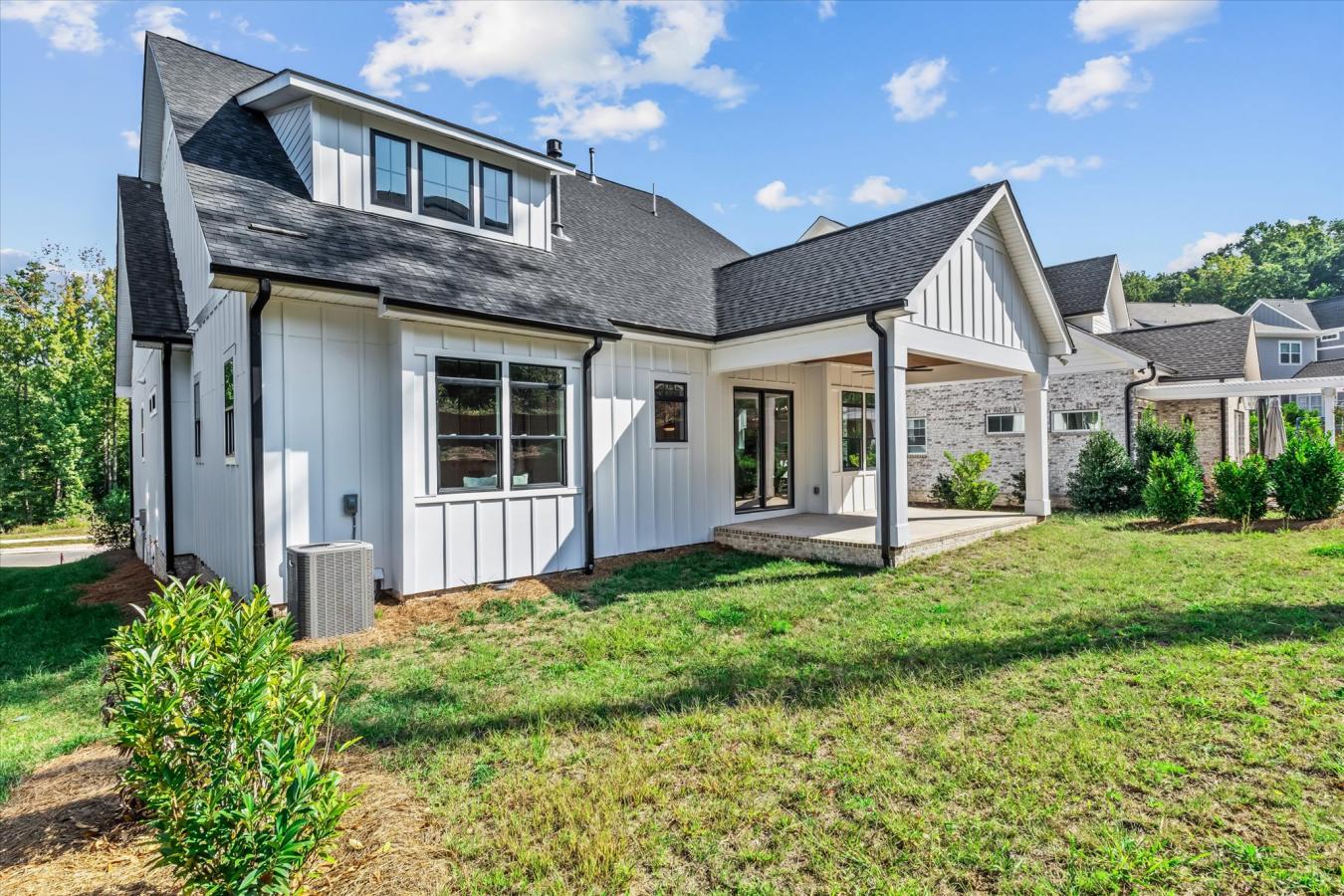 Davidson, Mecklenburg, 28036, United States, 4 Bedrooms Bedrooms, ,4 BathroomsBathrooms,Residential,For Sale,1964645