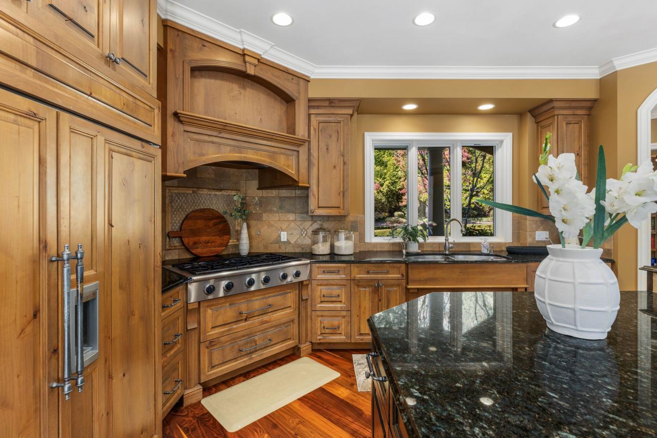 Redmond, King, 98052, United States, 5 Bedrooms Bedrooms, ,6 BathroomsBathrooms,Residential,For Sale,1964640