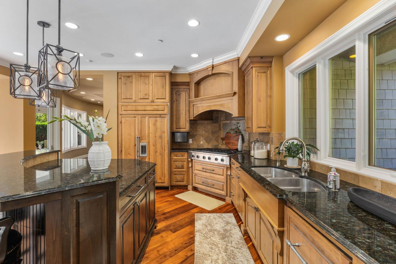 Redmond, King, 98052, United States, 5 Bedrooms Bedrooms, ,6 BathroomsBathrooms,Residential,For Sale,1964640