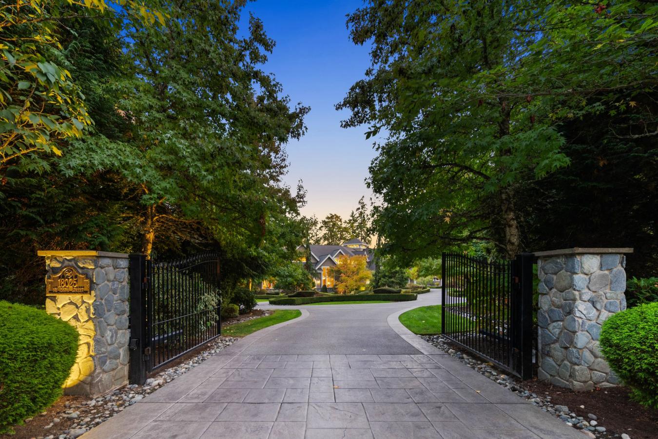 Redmond, King, 98052, United States, 5 Bedrooms Bedrooms, ,6 BathroomsBathrooms,Residential,For Sale,1964640