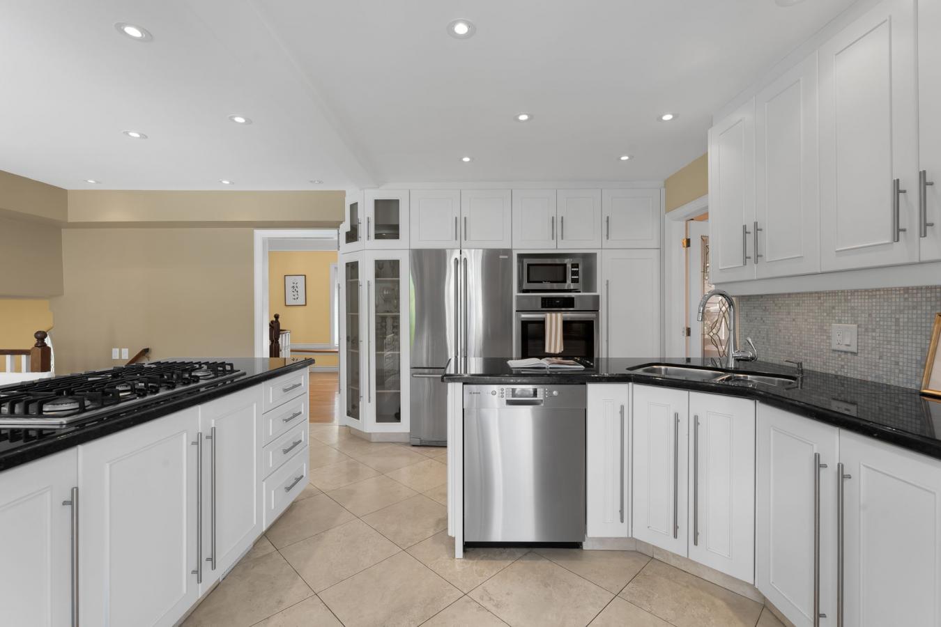 Ancaster, ON, L9G 3H6, Canada, 5 Bedrooms Bedrooms, ,4 BathroomsBathrooms,Residential,For Sale,1964639