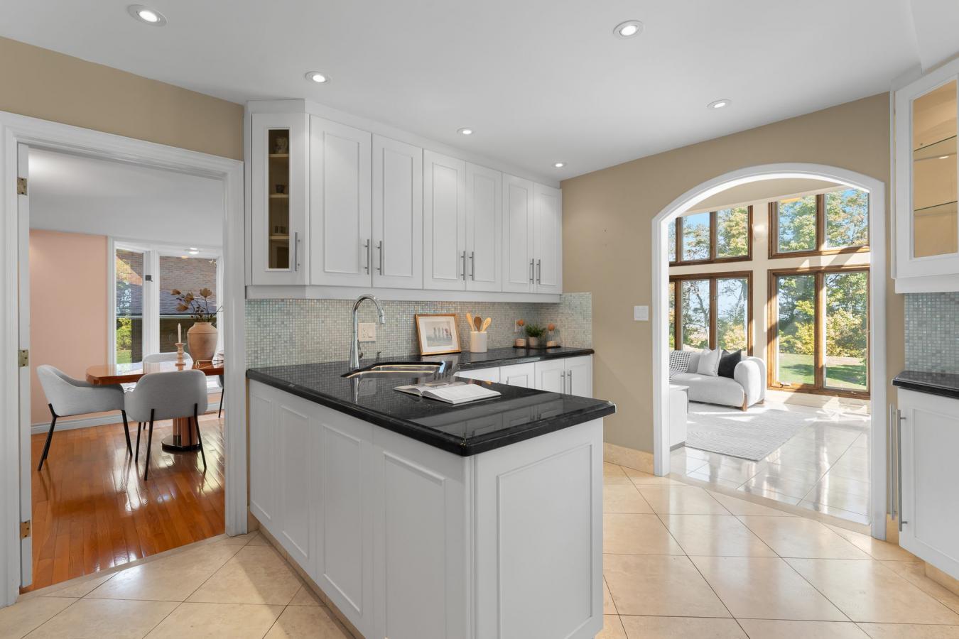 Ancaster, ON, L9G 3H6, Canada, 5 Bedrooms Bedrooms, ,4 BathroomsBathrooms,Residential,For Sale,1964639