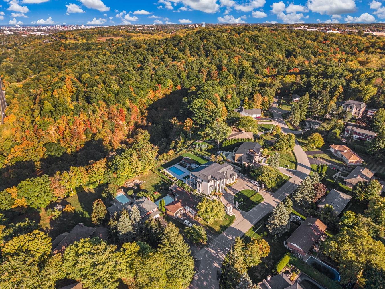 Ancaster, ON, L9G 3H6, Canada, 5 Bedrooms Bedrooms, ,4 BathroomsBathrooms,Residential,For Sale,1964639