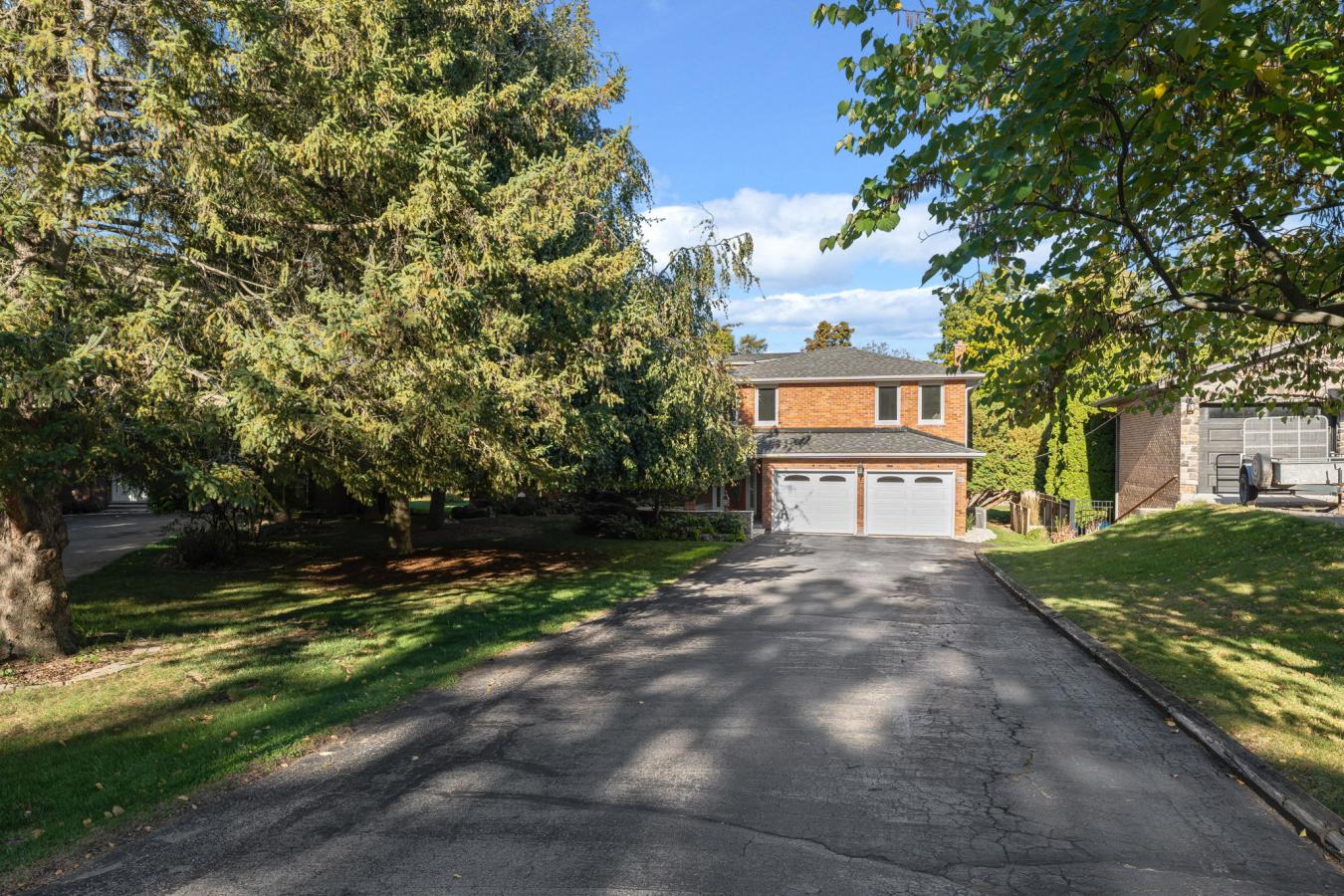 Ancaster, ON, L9G 3H6, Canada, 5 Bedrooms Bedrooms, ,4 BathroomsBathrooms,Residential,For Sale,1964639