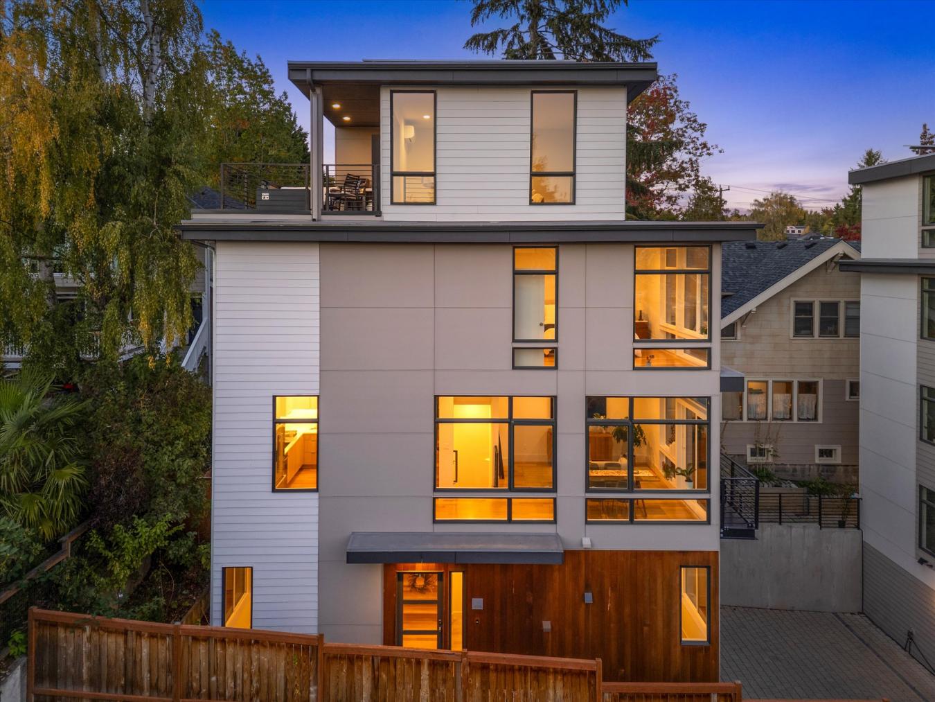 Seattle, King, 98105, United States, 3 Bedrooms Bedrooms, ,2 BathroomsBathrooms,Residential,For Sale,1964638