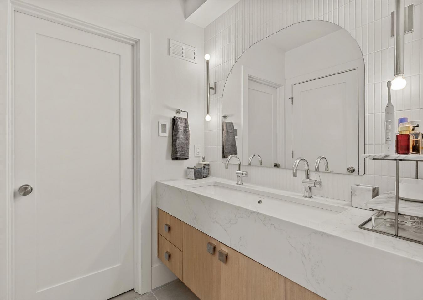 Seattle, King, 98105, United States, 3 Bedrooms Bedrooms, ,2 BathroomsBathrooms,Residential,For Sale,1964638