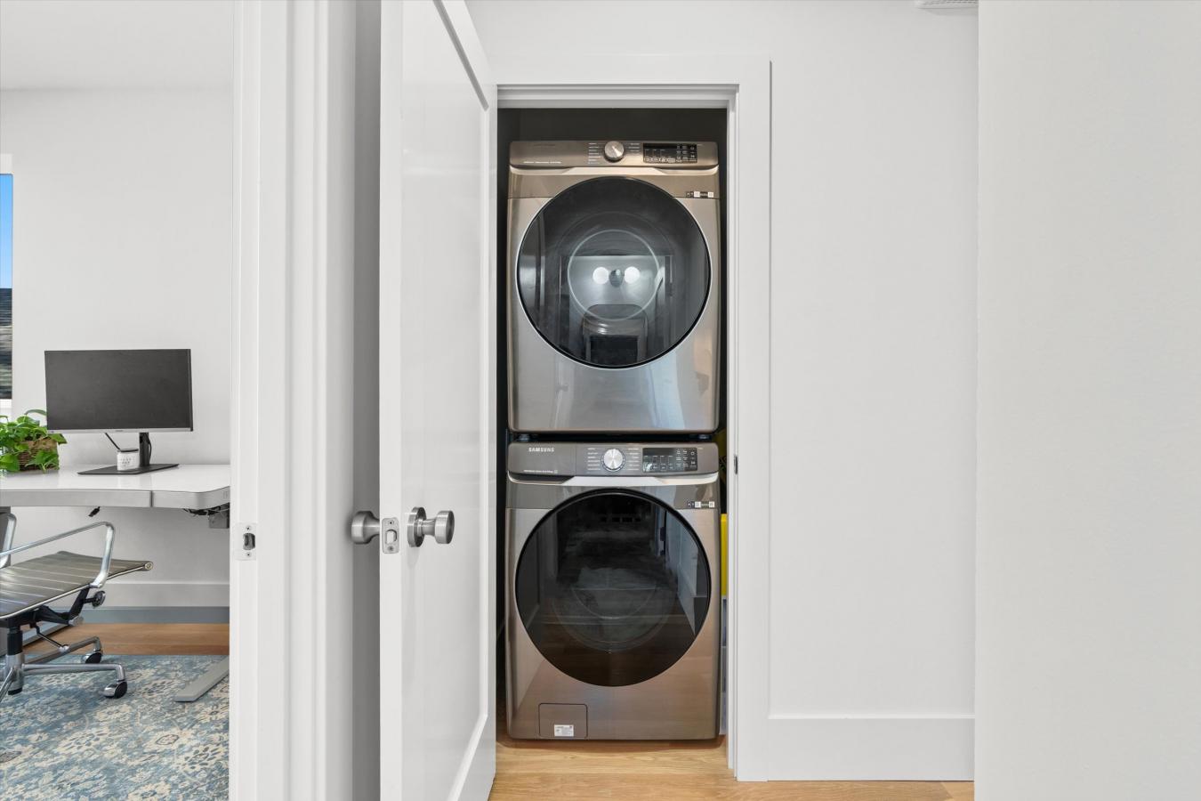 Seattle, King, 98105, United States, 3 Bedrooms Bedrooms, ,2 BathroomsBathrooms,Residential,For Sale,1964638