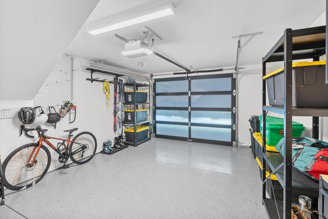 Seattle, King, 98105, United States, 3 Bedrooms Bedrooms, ,2 BathroomsBathrooms,Residential,For Sale,1964638