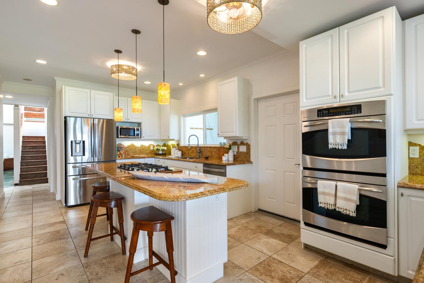 Kailua, Hawaii, 96734, United States, 10 Bedrooms Bedrooms, ,7 BathroomsBathrooms,Residential,For Sale,1964633