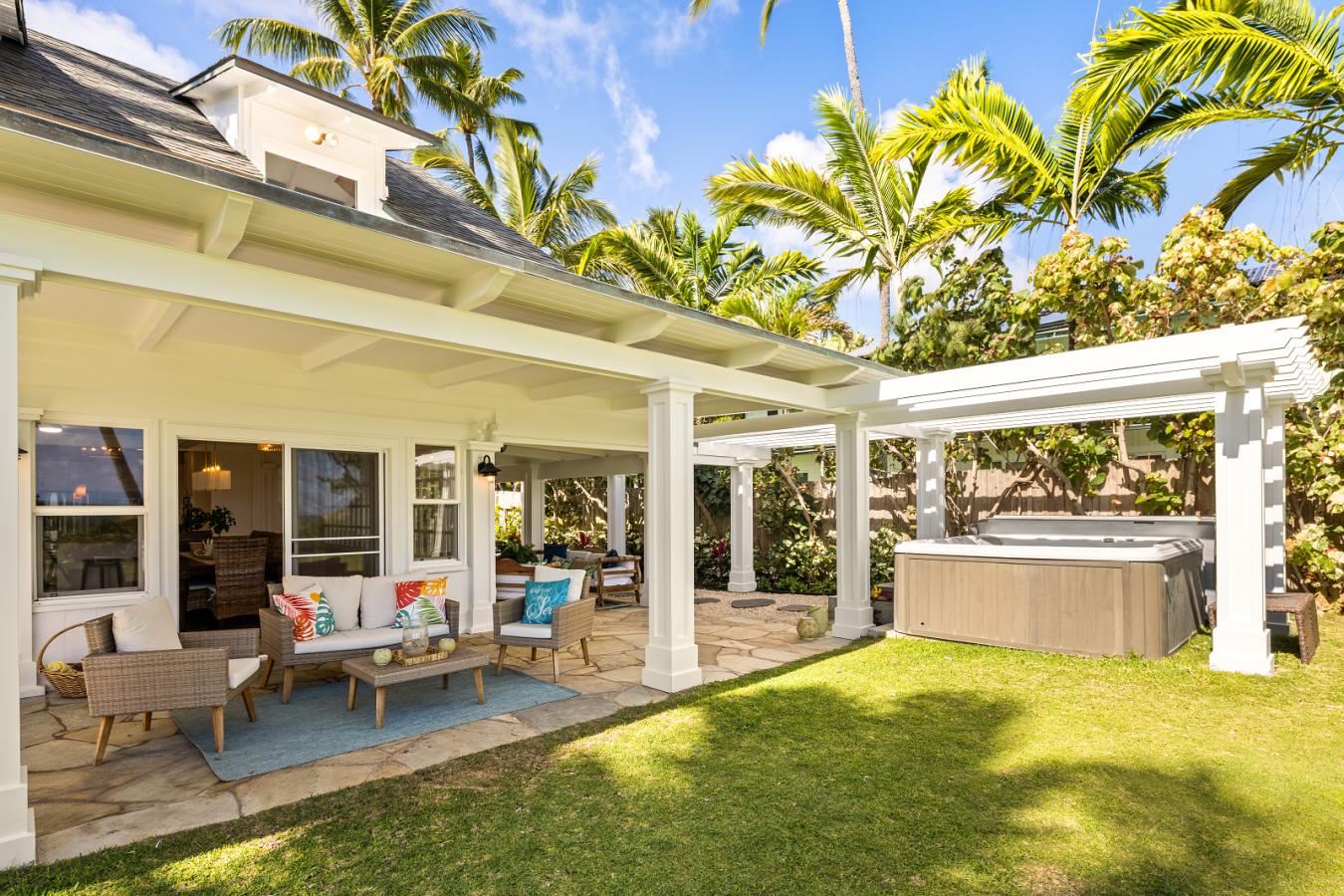 Kailua, Hawaii, 96734, United States, 10 Bedrooms Bedrooms, ,7 BathroomsBathrooms,Residential,For Sale,1964633