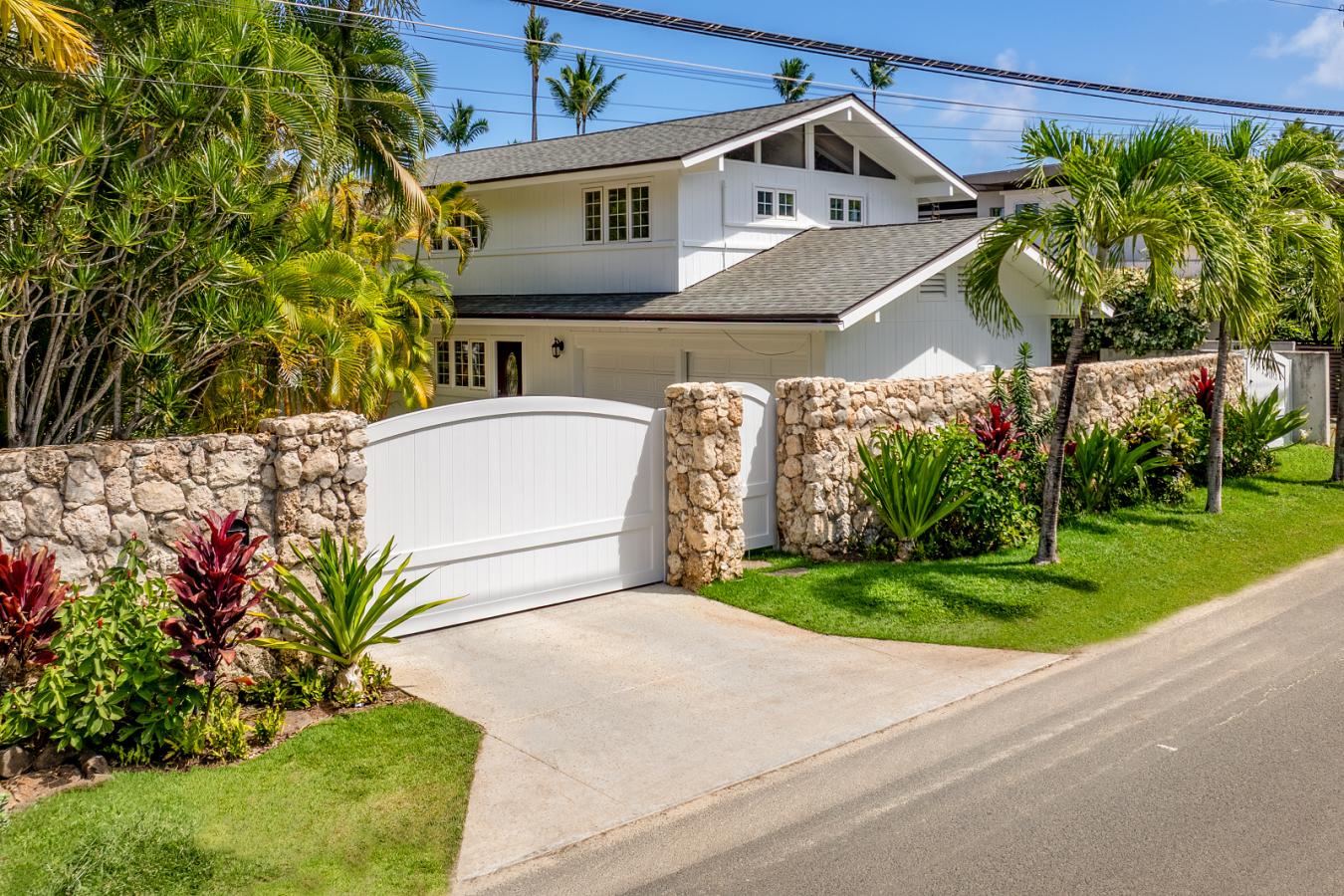 Kailua, Hawaii, 96734, United States, 10 Bedrooms Bedrooms, ,7 BathroomsBathrooms,Residential,For Sale,1964633