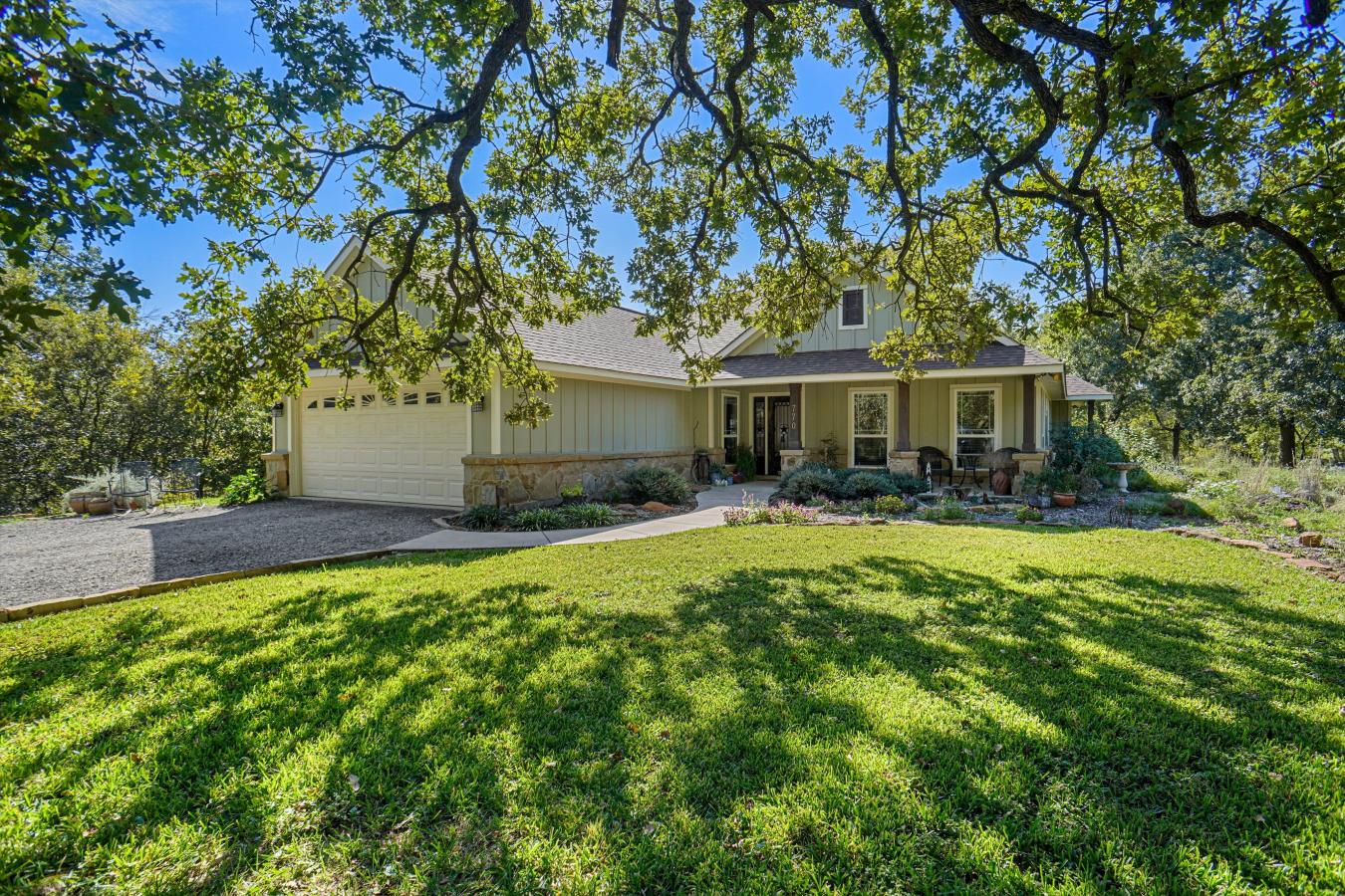 Lake Dallas, Denton, 75065, United States, 6 Bedrooms Bedrooms, ,3 BathroomsBathrooms,Residential,For Sale,1964624