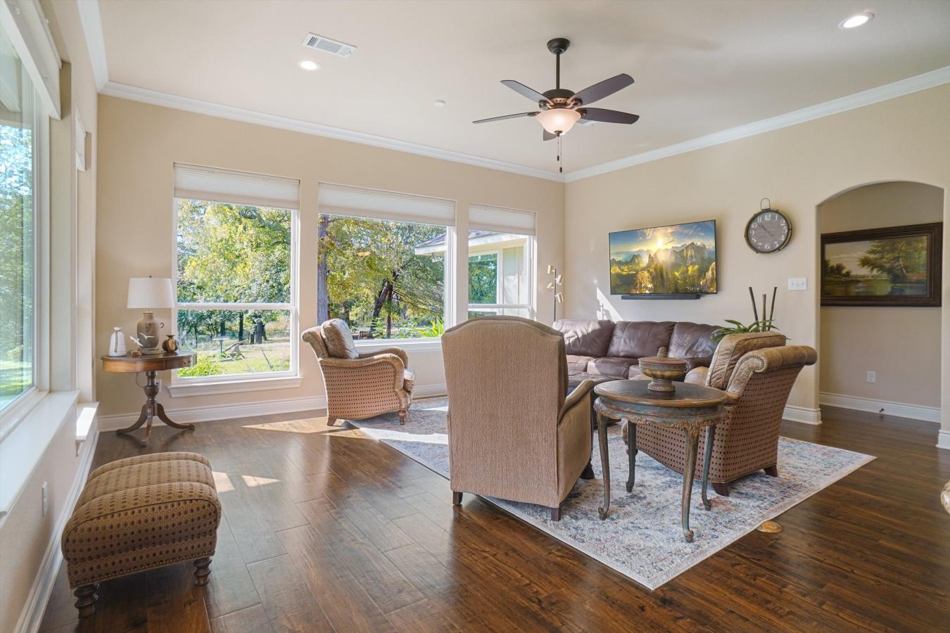 Lake Dallas, Denton, 75065, United States, 6 Bedrooms Bedrooms, ,3 BathroomsBathrooms,Residential,For Sale,1964624