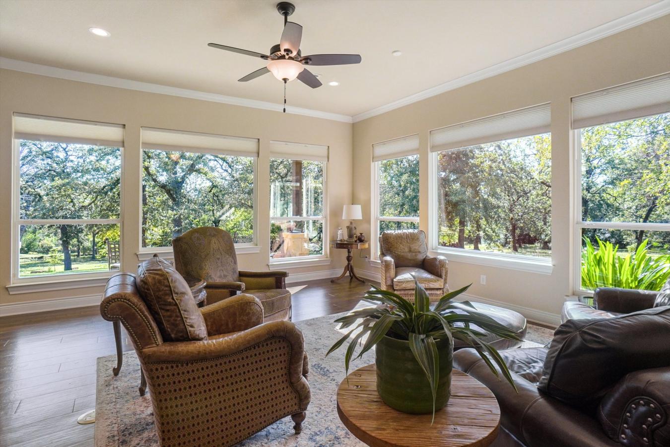 Lake Dallas, Denton, 75065, United States, 6 Bedrooms Bedrooms, ,3 BathroomsBathrooms,Residential,For Sale,1964624