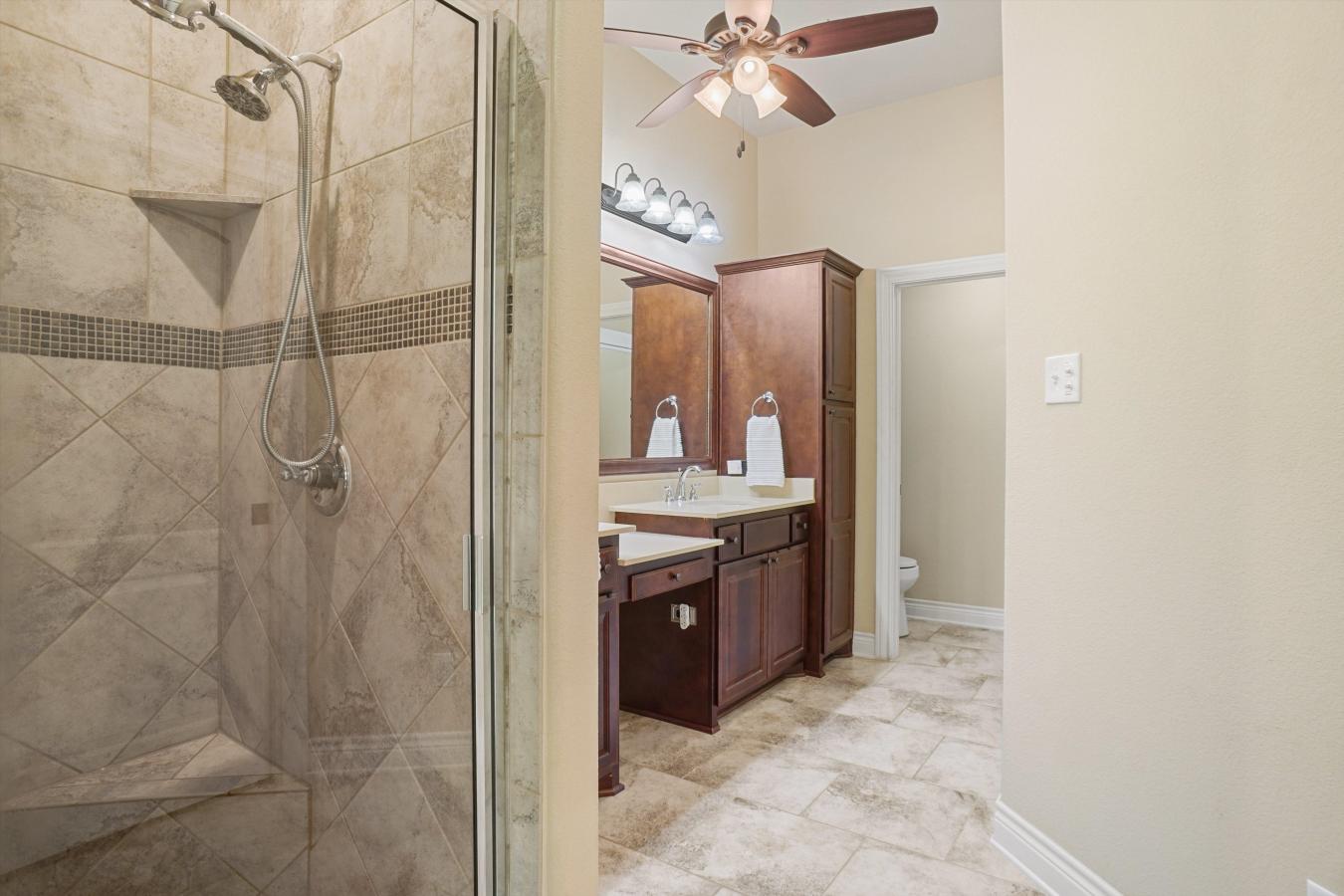 Lake Dallas, Denton, 75065, United States, 6 Bedrooms Bedrooms, ,3 BathroomsBathrooms,Residential,For Sale,1964624